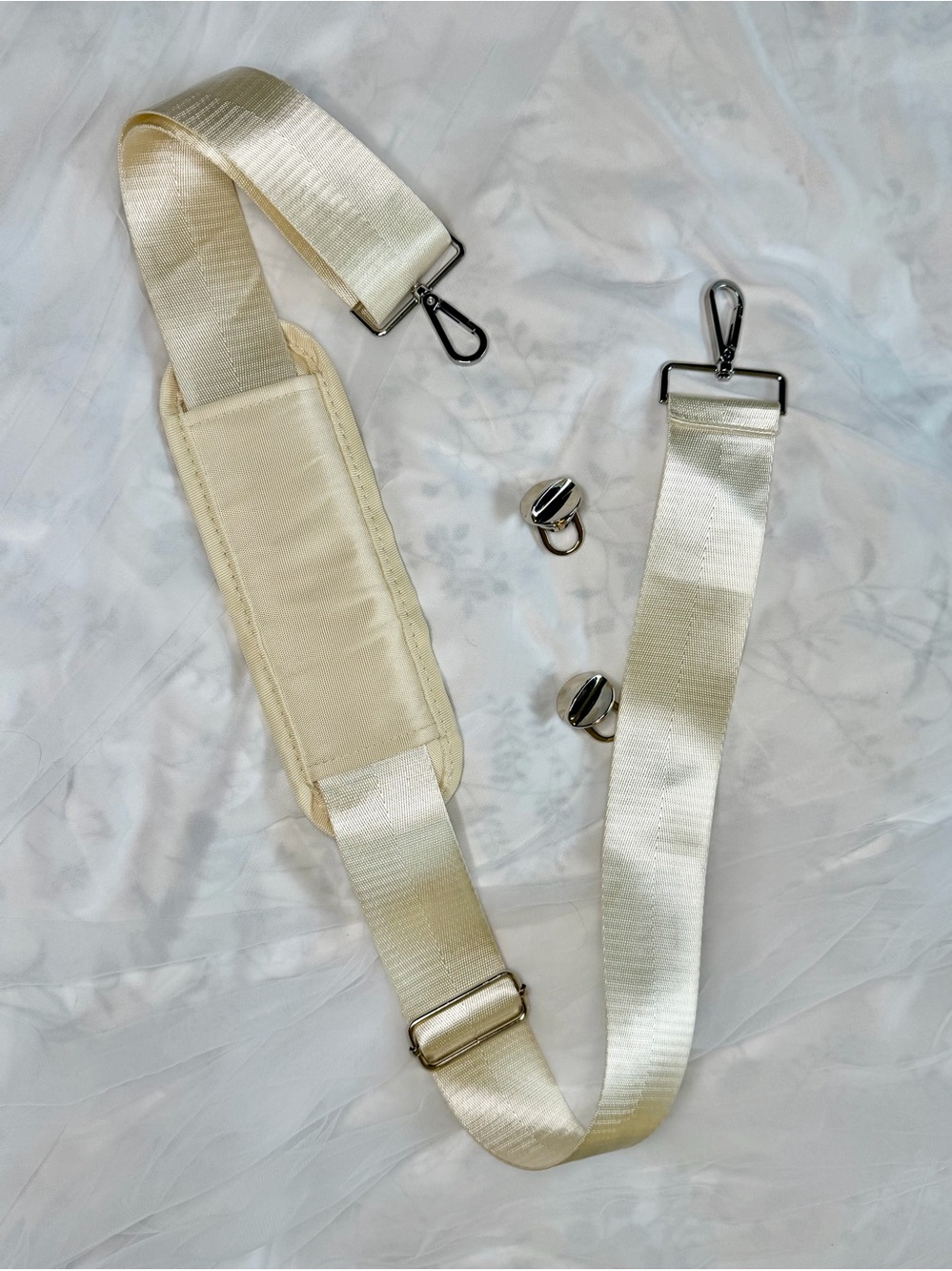 Bogg Bag Shoulder Strap Accessory – Cream - Picture 9 of 10